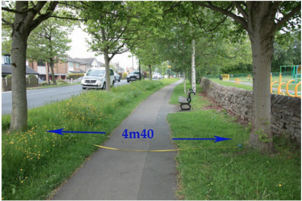 Otley Road verge widths on Harlow Hill